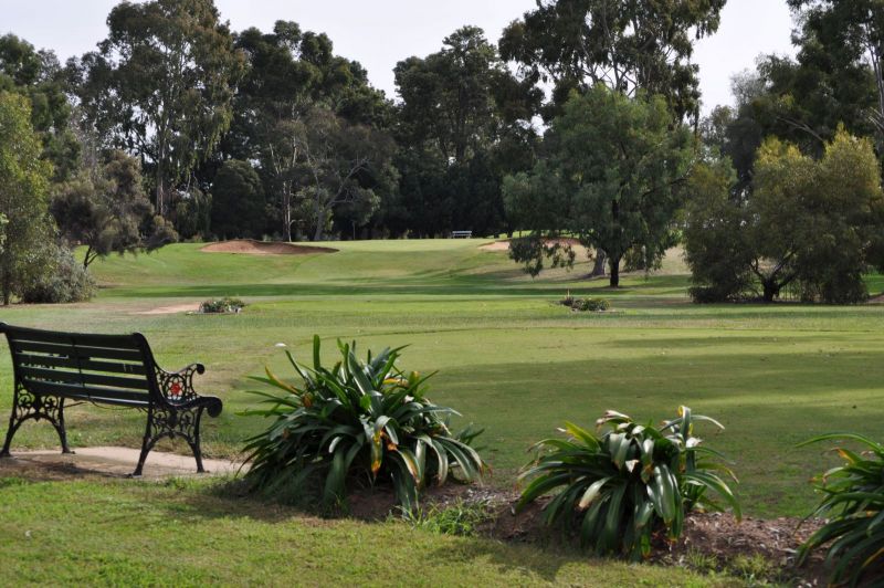 Hill Top Golf & Country Club ausgolf